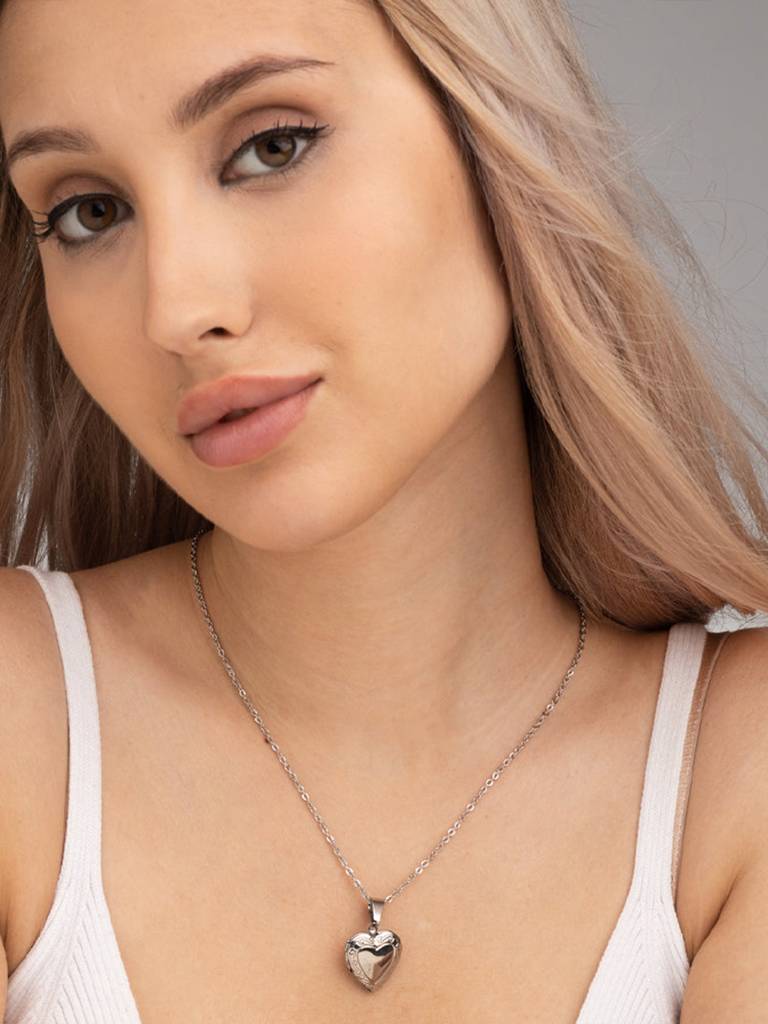 Silver-Plated Chain With Heart Locket : PM-NECKLACE-056