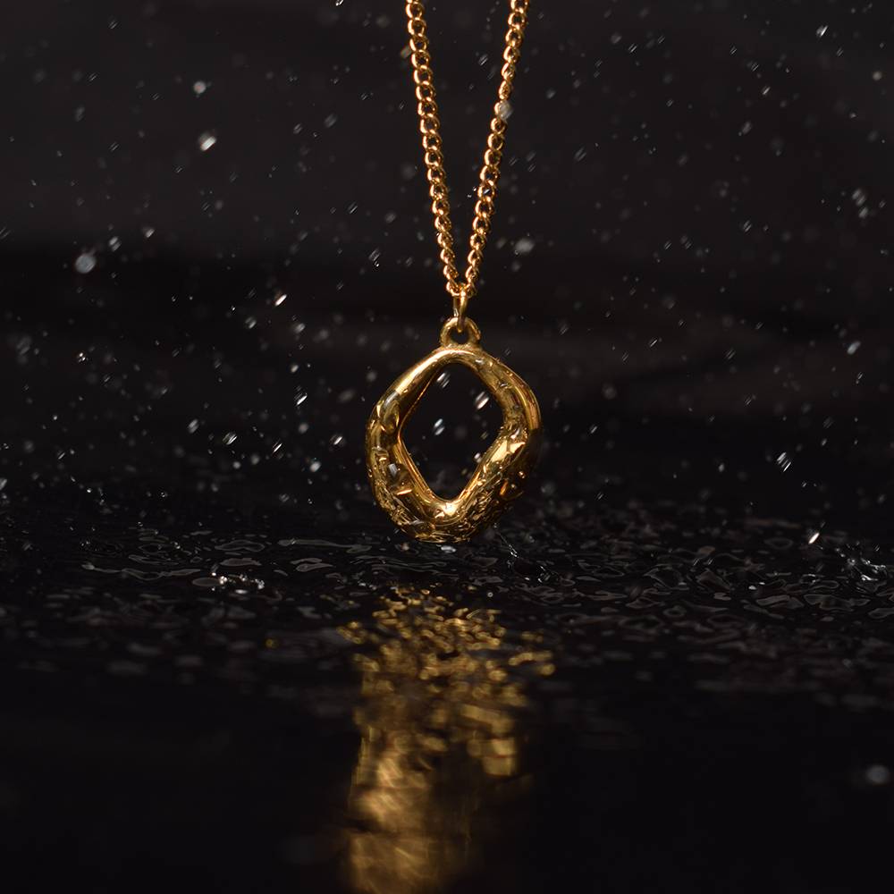 Wobbly Square Necklace : PM-NECKLACE-066