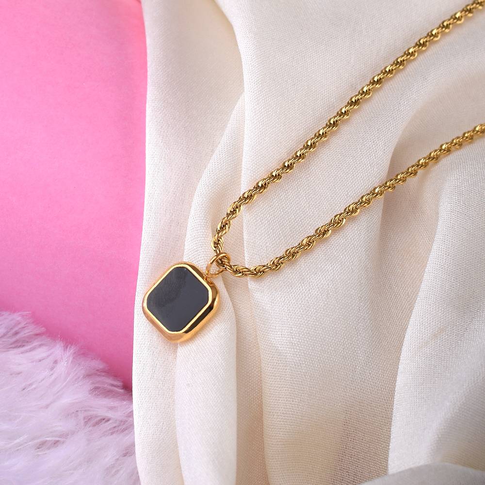 Black Enamel Necklace : PM-NECKLACE-068