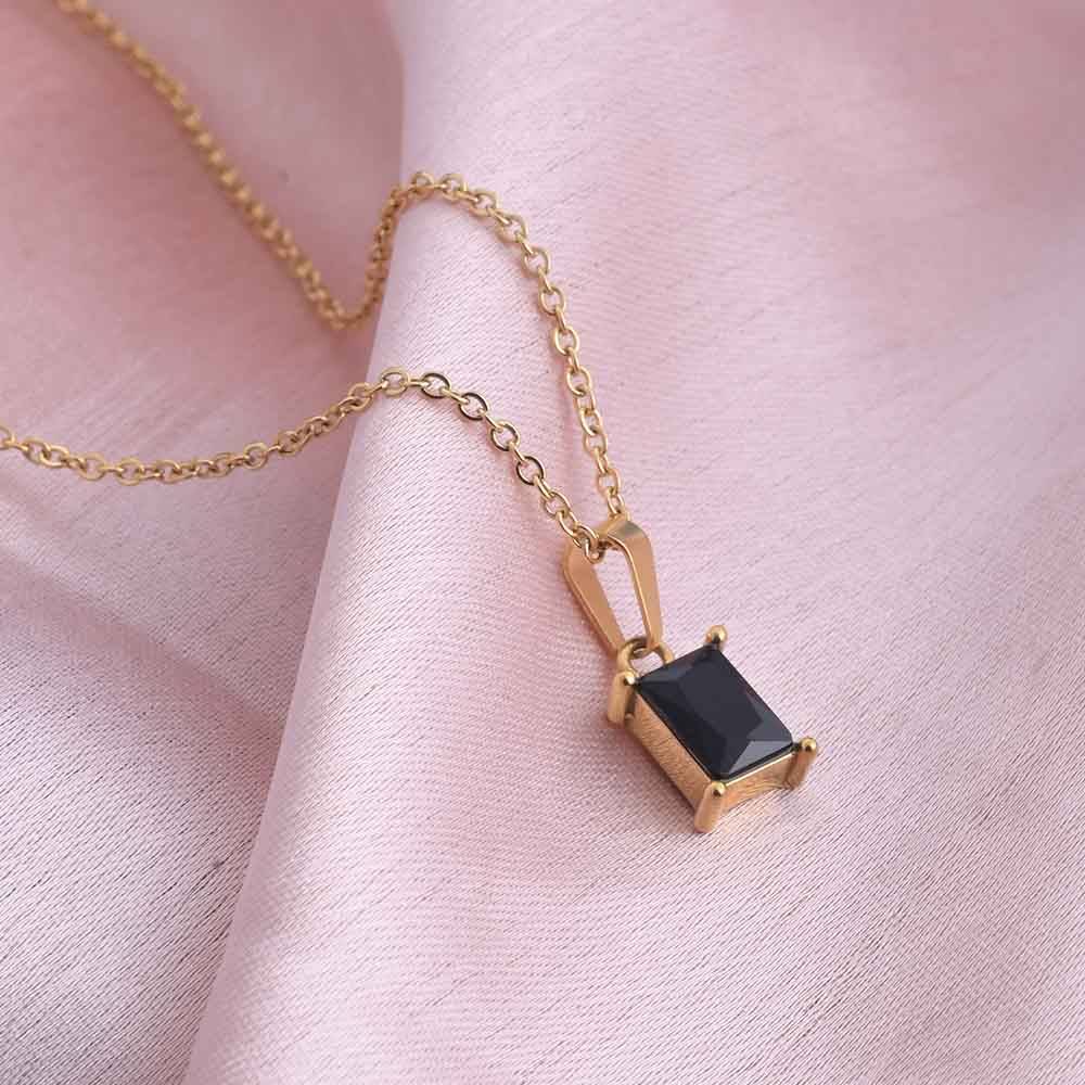 Black Stone Necklace : PM-NECKLACE-213