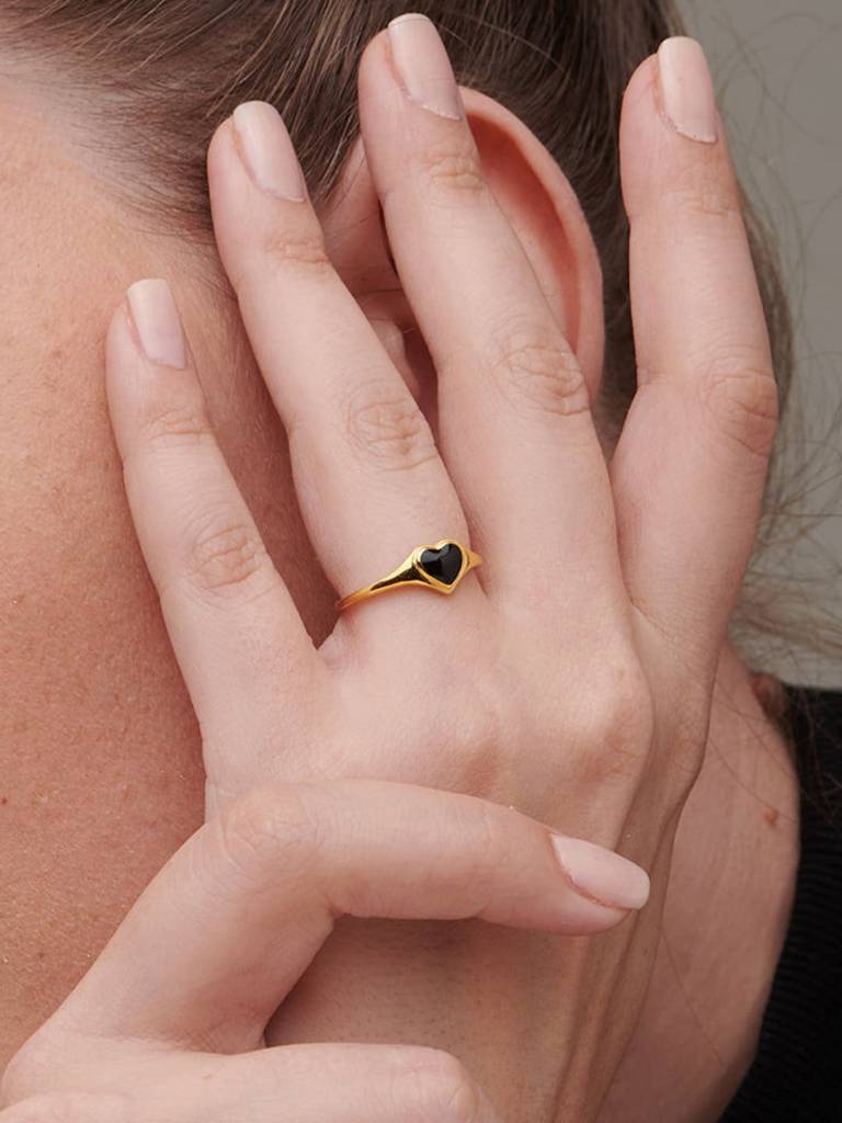 Women 18K Gold Plated Black Onyx-Studded Heart Finger Ring : PM-RING-046