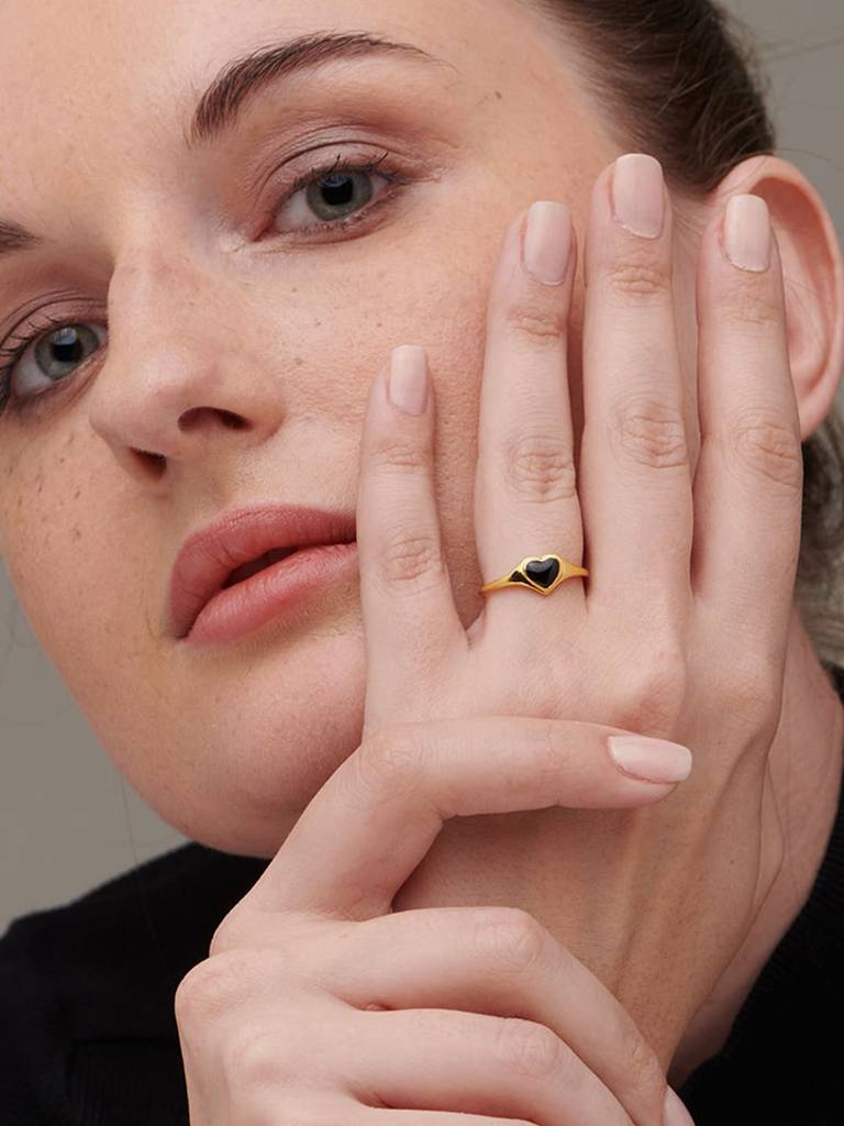 Women 18K Gold Plated Black Onyx-Studded Heart Finger Ring : PM-RING-046