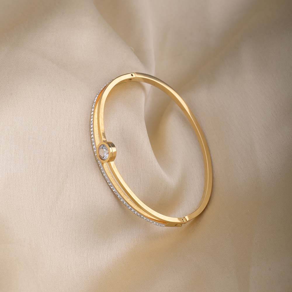 Women'S Exquisite 18K Gold-Plated Bracelet With Stones : PMW01BR022
