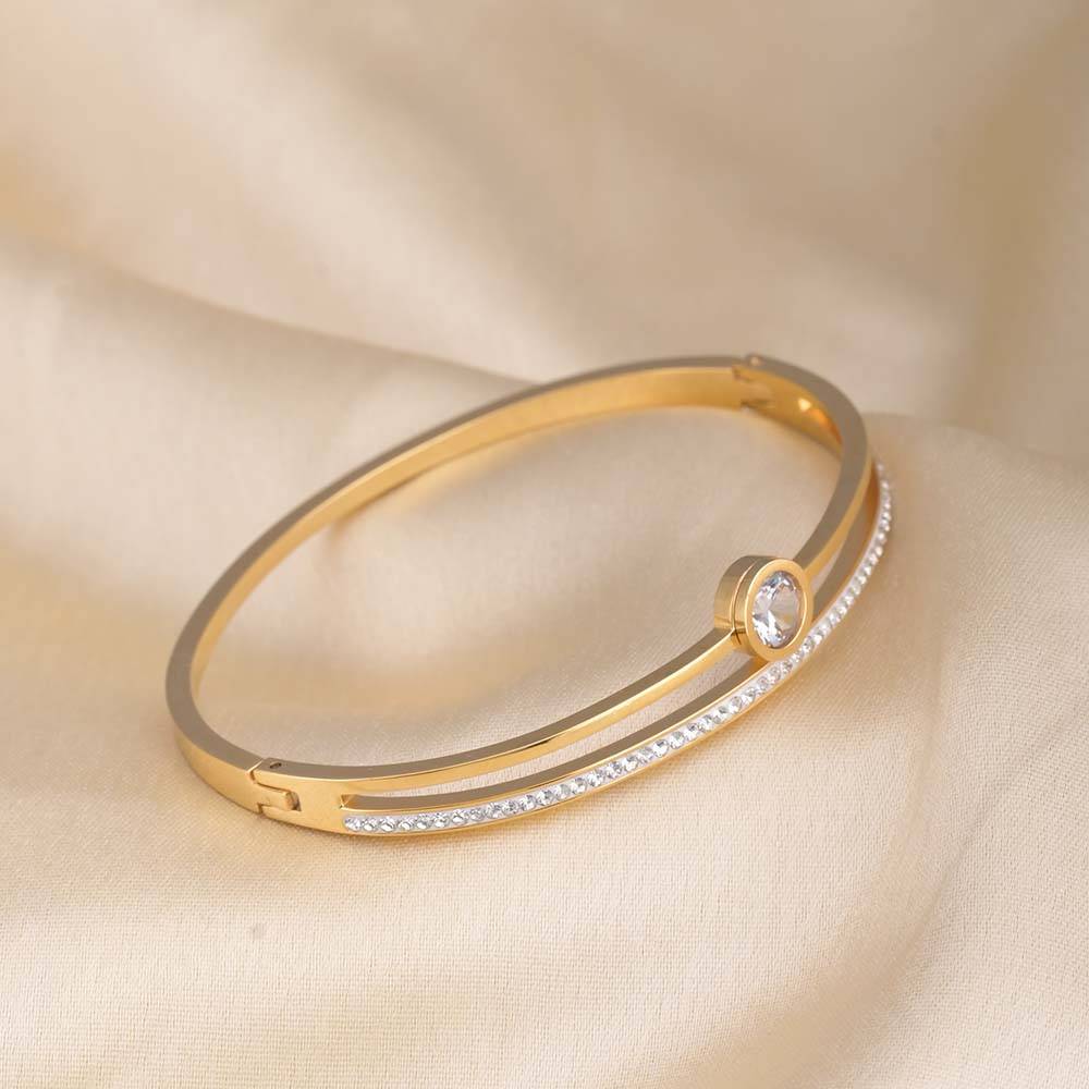 Women'S Exquisite 18K Gold-Plated Bracelet With Stones : PMW01BR022