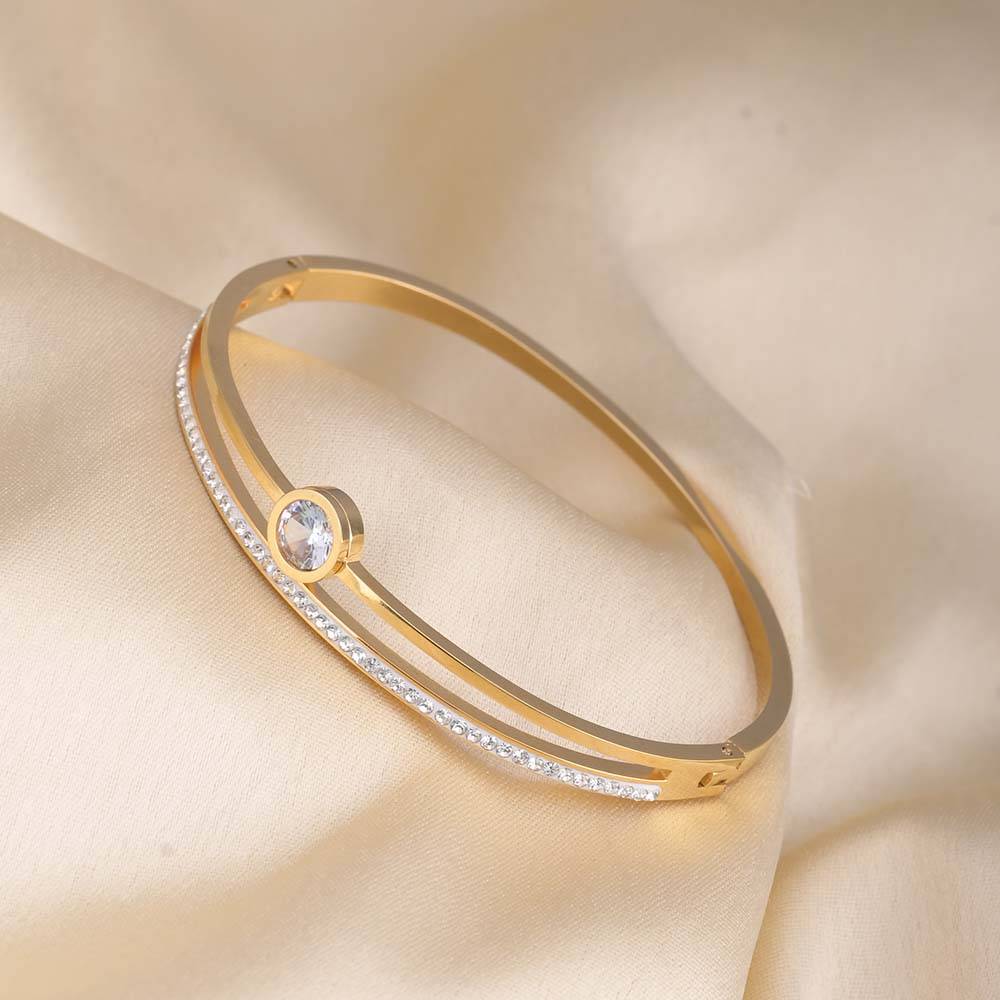 Women'S Exquisite 18K Gold-Plated Bracelet With Stones : PMW01BR022
