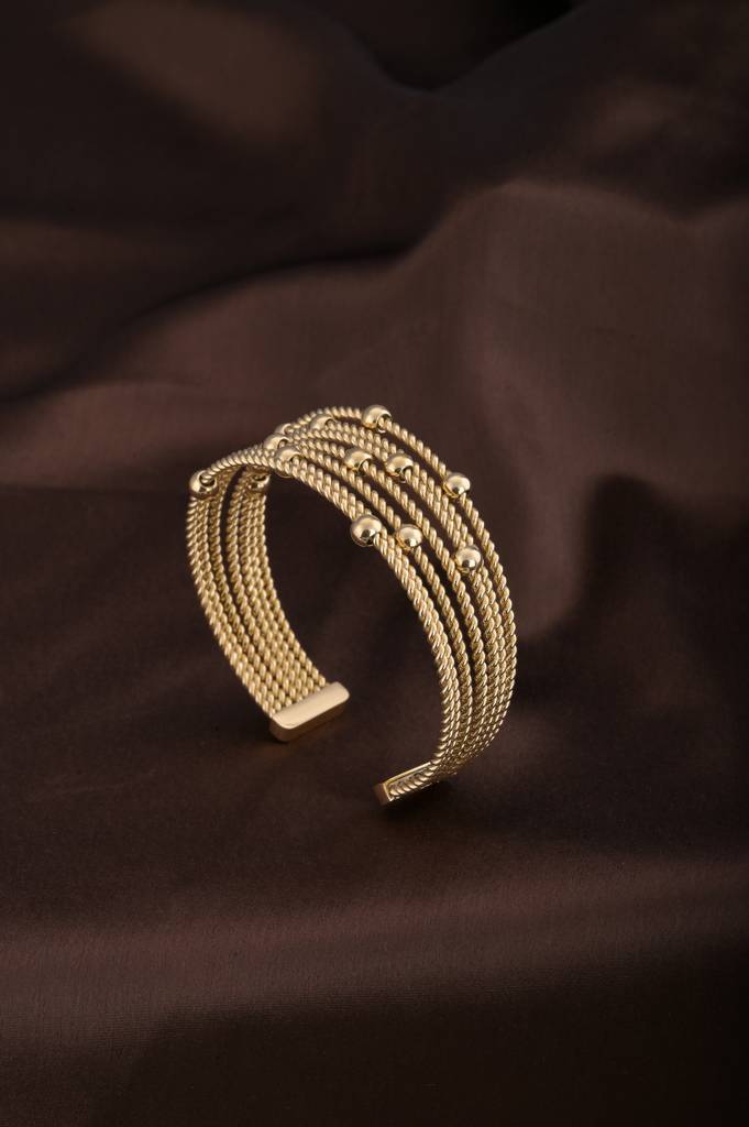 Sleek Gold Beaded Bracelet : PMW01BR032