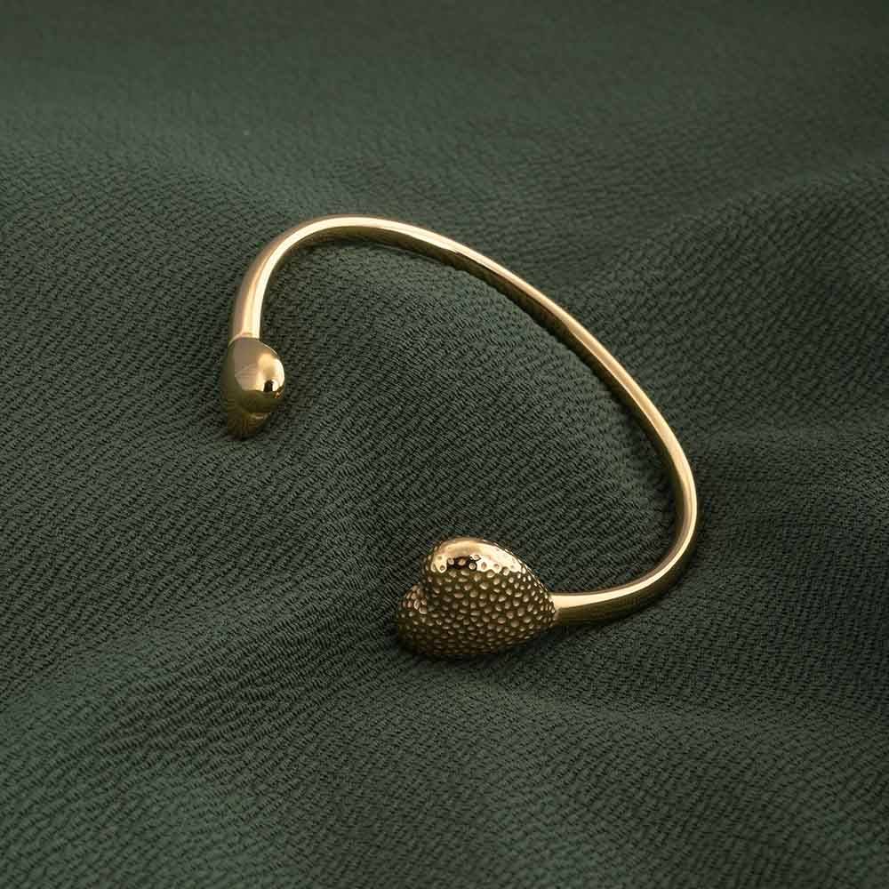 Heart Shapped Open Gold Bracelet : PMW01BR042