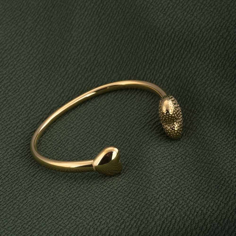 Heart Shapped Open Gold Bracelet : PMW01BR042