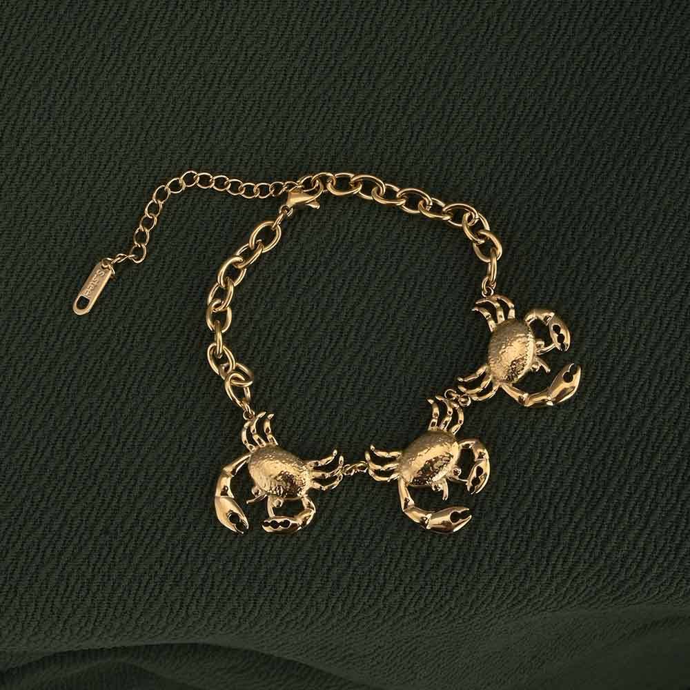 Gold Crab Charm Bracelet : PMW01BR046