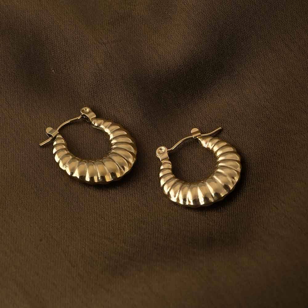 Gilded Ripple Earrings : PMW01ER024