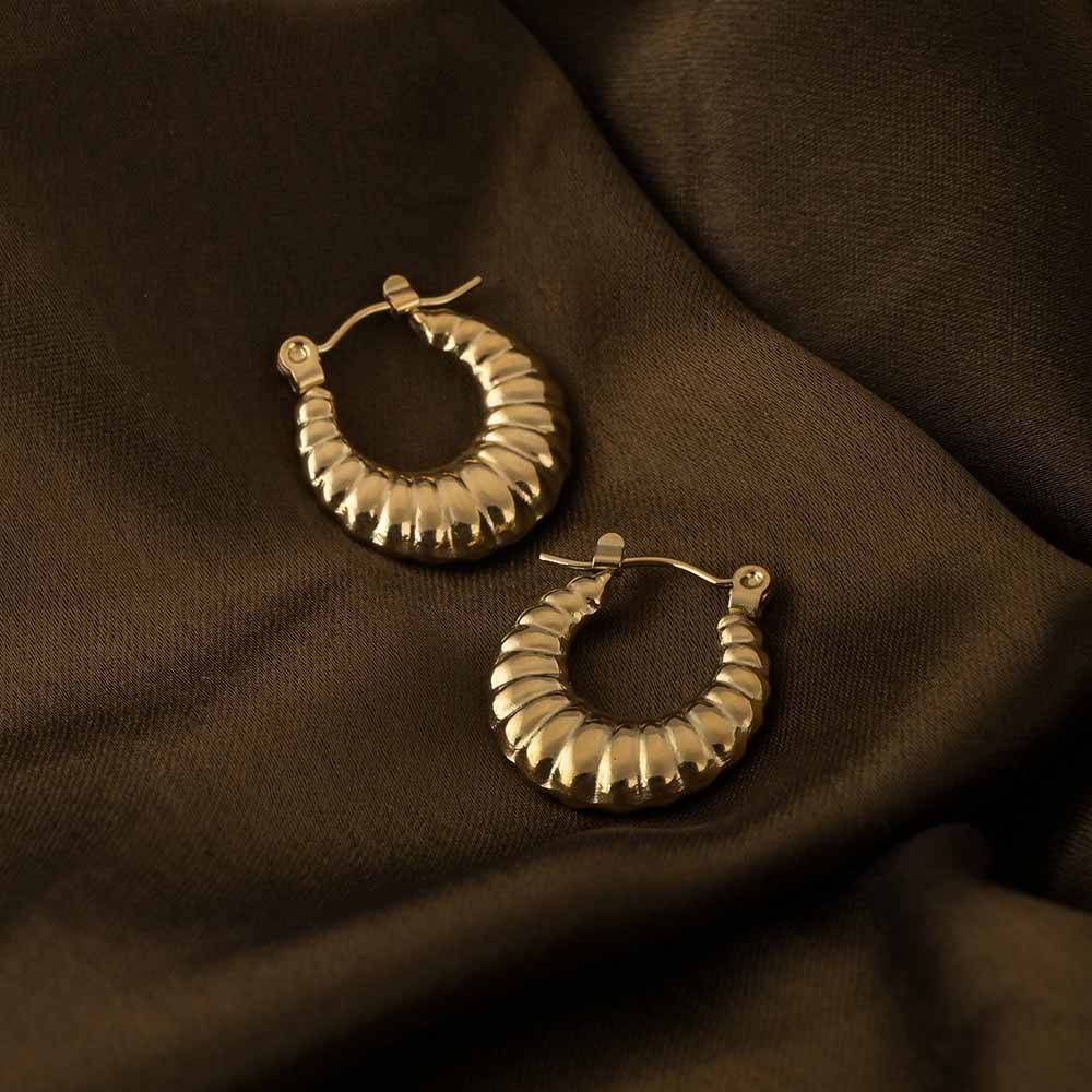Gilded Ripple Earrings : PMW01ER024