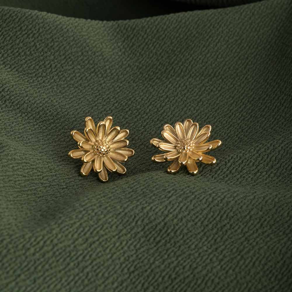 Golden Daisy Earrings : PMW01ER047