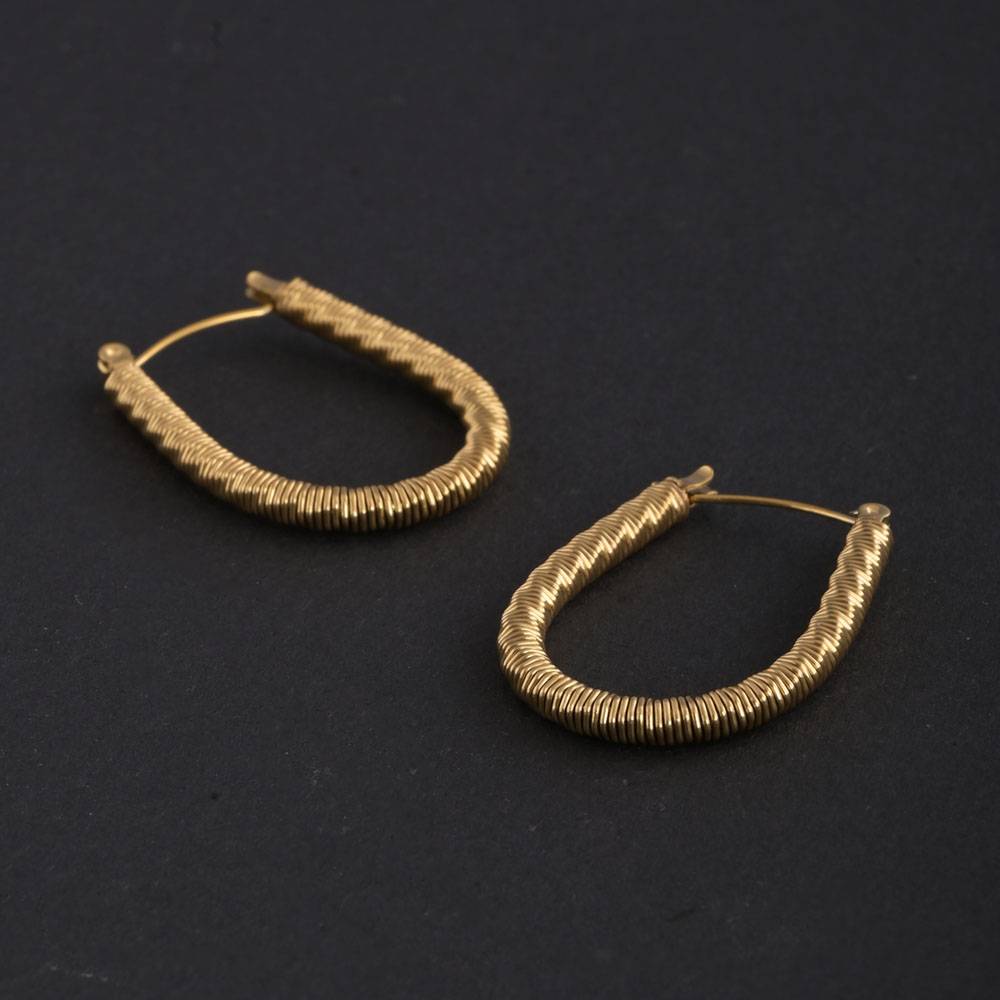 Golden Horseshoe Earrings : PMW01ER053