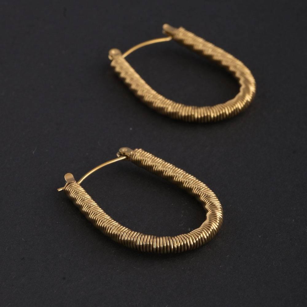 Golden Horseshoe Earrings : PMW01ER053