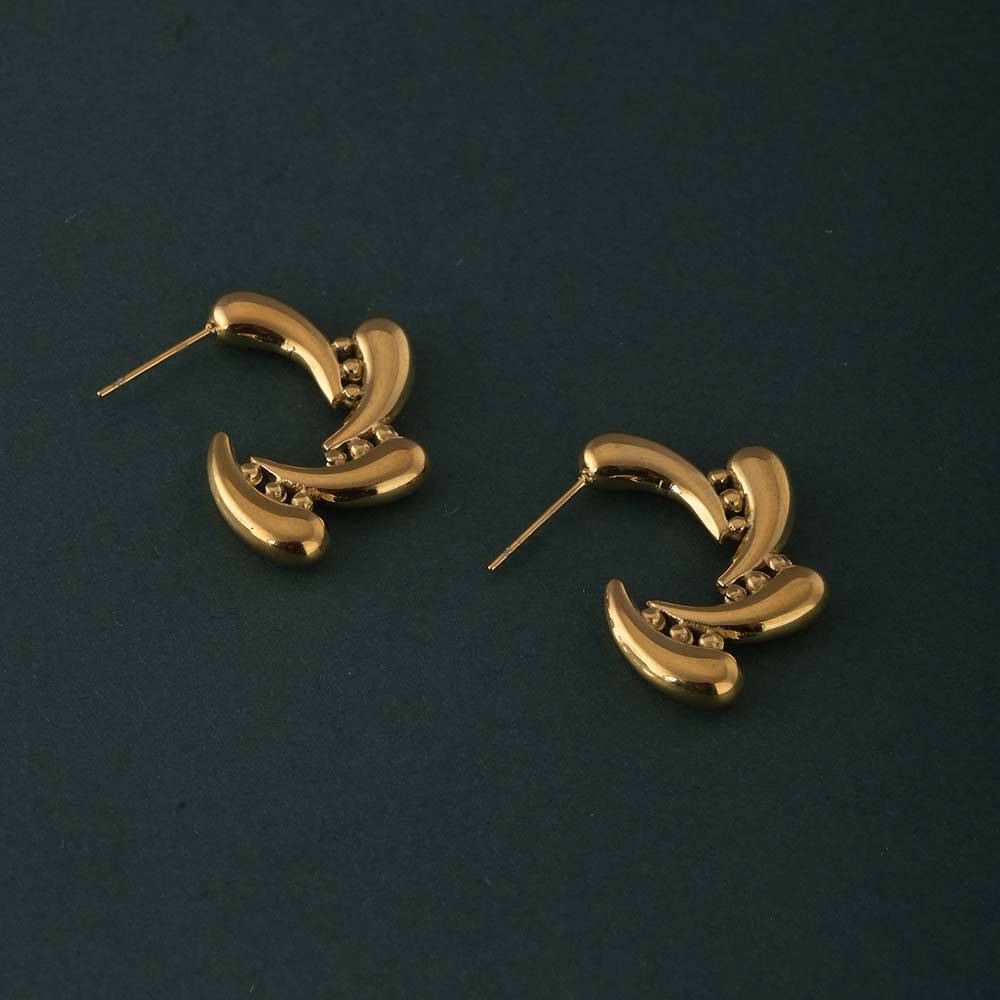 Floral Twist Earrings : PMW01ER094