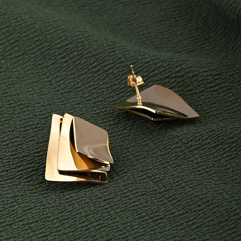 Modern Cubed Stud Earrings : PMW01ER156