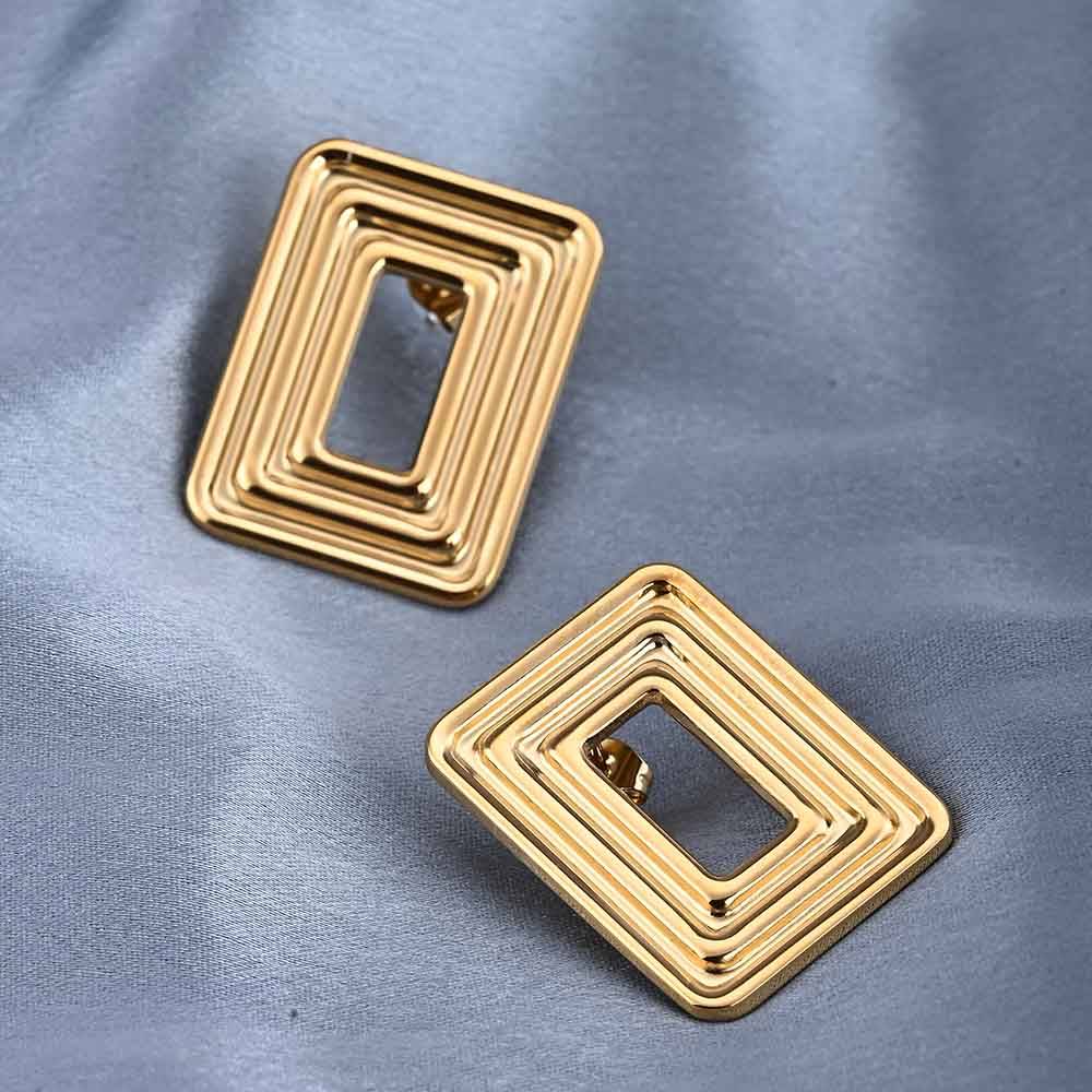 Rectangular Gold Statement Stud Earrings : PMW01ER165