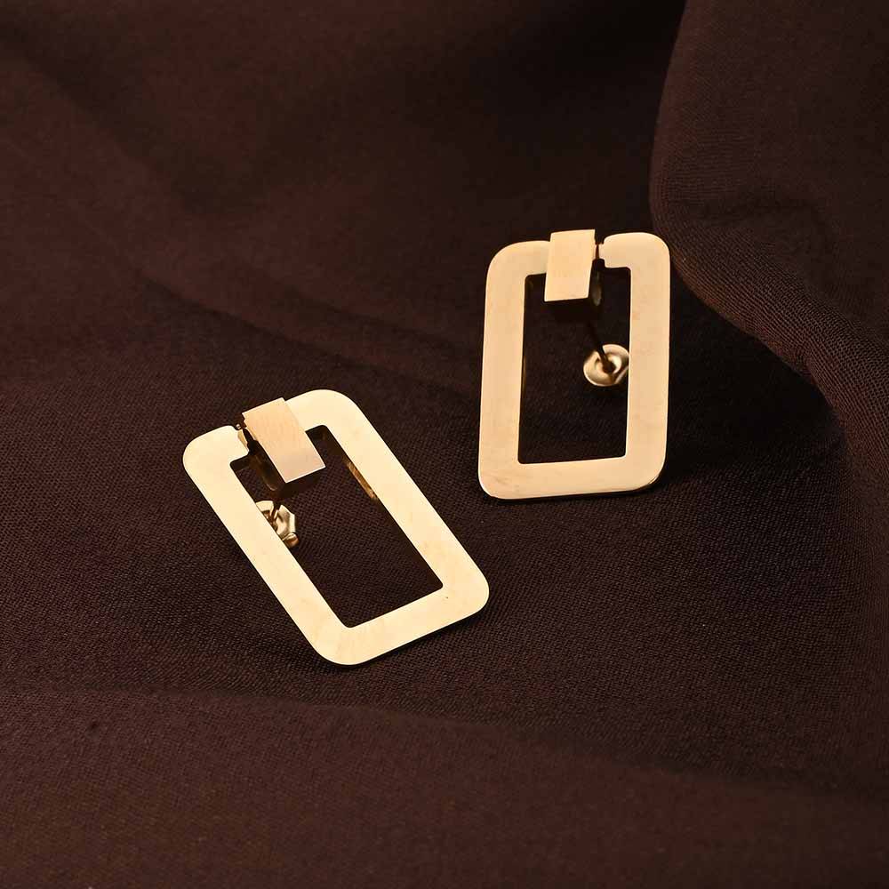 Gold Square Stud Earrings : PMW01ER168
