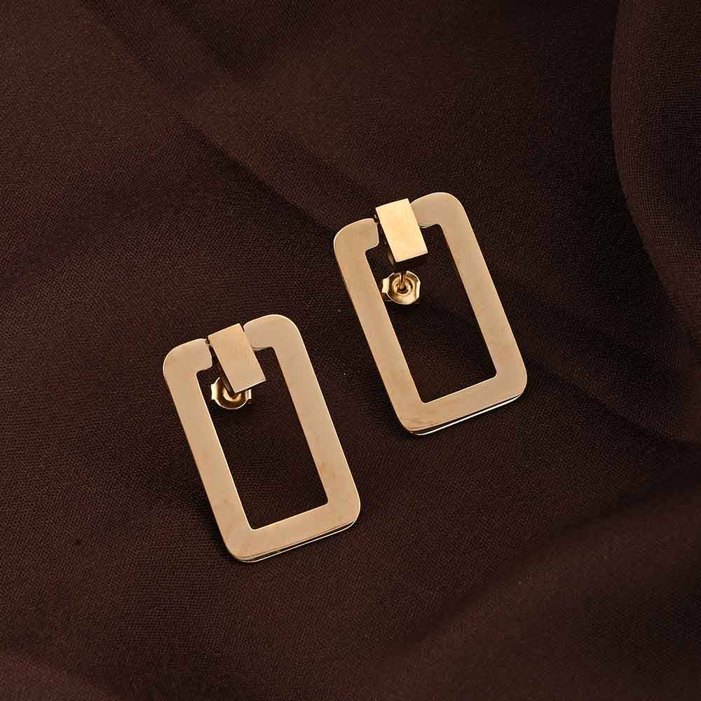 Gold Square Stud Earrings : PMW01ER168