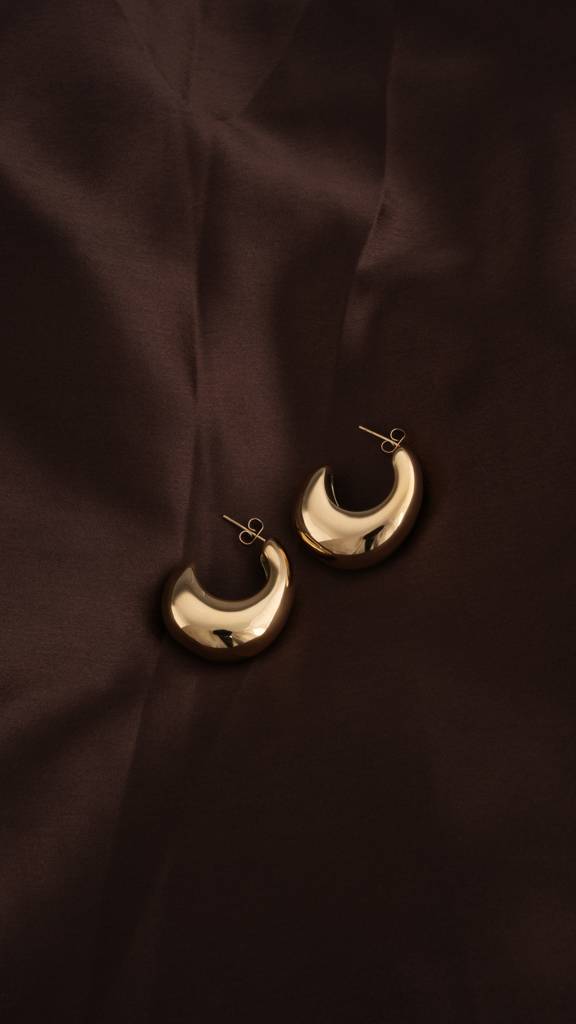 Thick Gold Moon Hoop Earrings : PMW01ER176