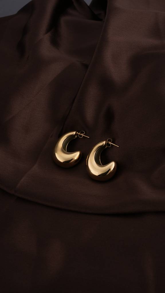 Thick Gold Moon Hoop Earrings : PMW01ER176