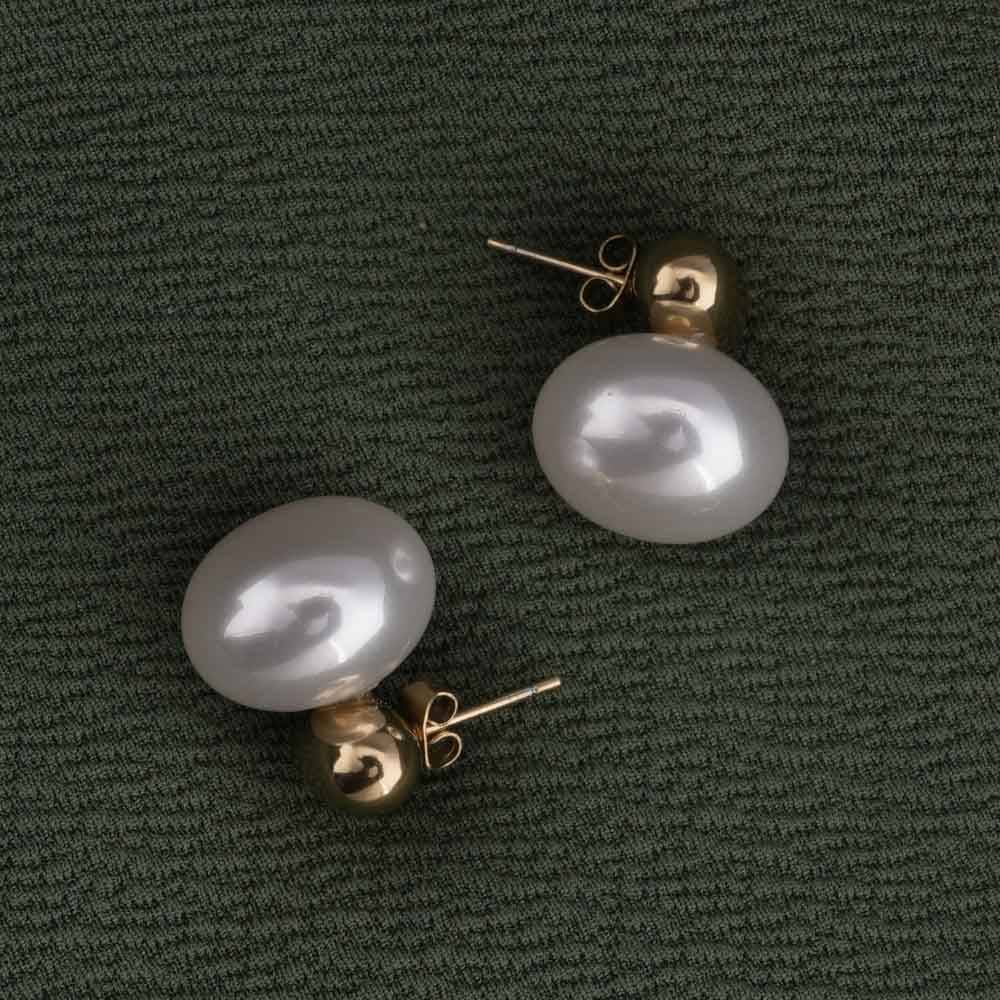 Pearl Gold Stud Earrings : PMW01ER182