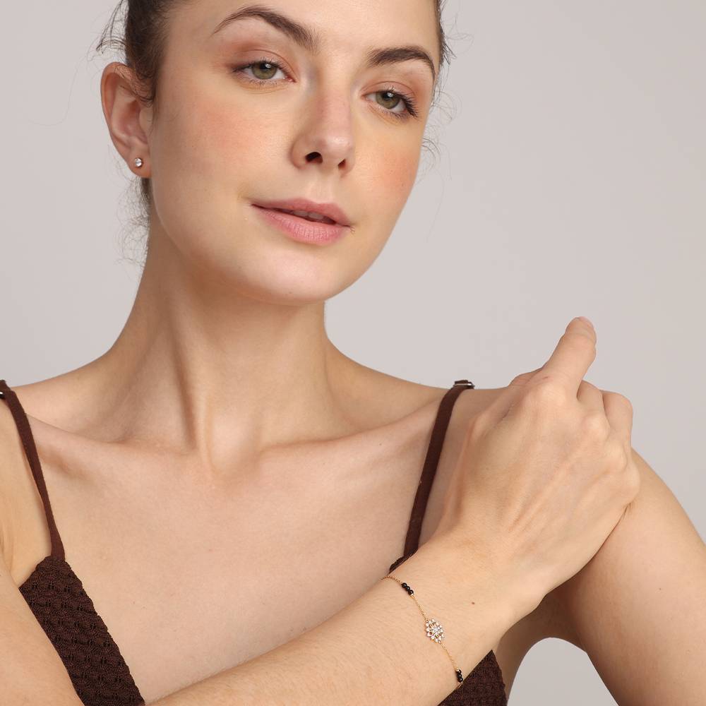 Stylish Mangalsutra Bracelet In Gold : PMW01MB008