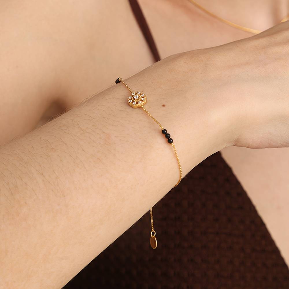 Gold-Plated Bracelet With Sparkling Stones : PMW01MB009