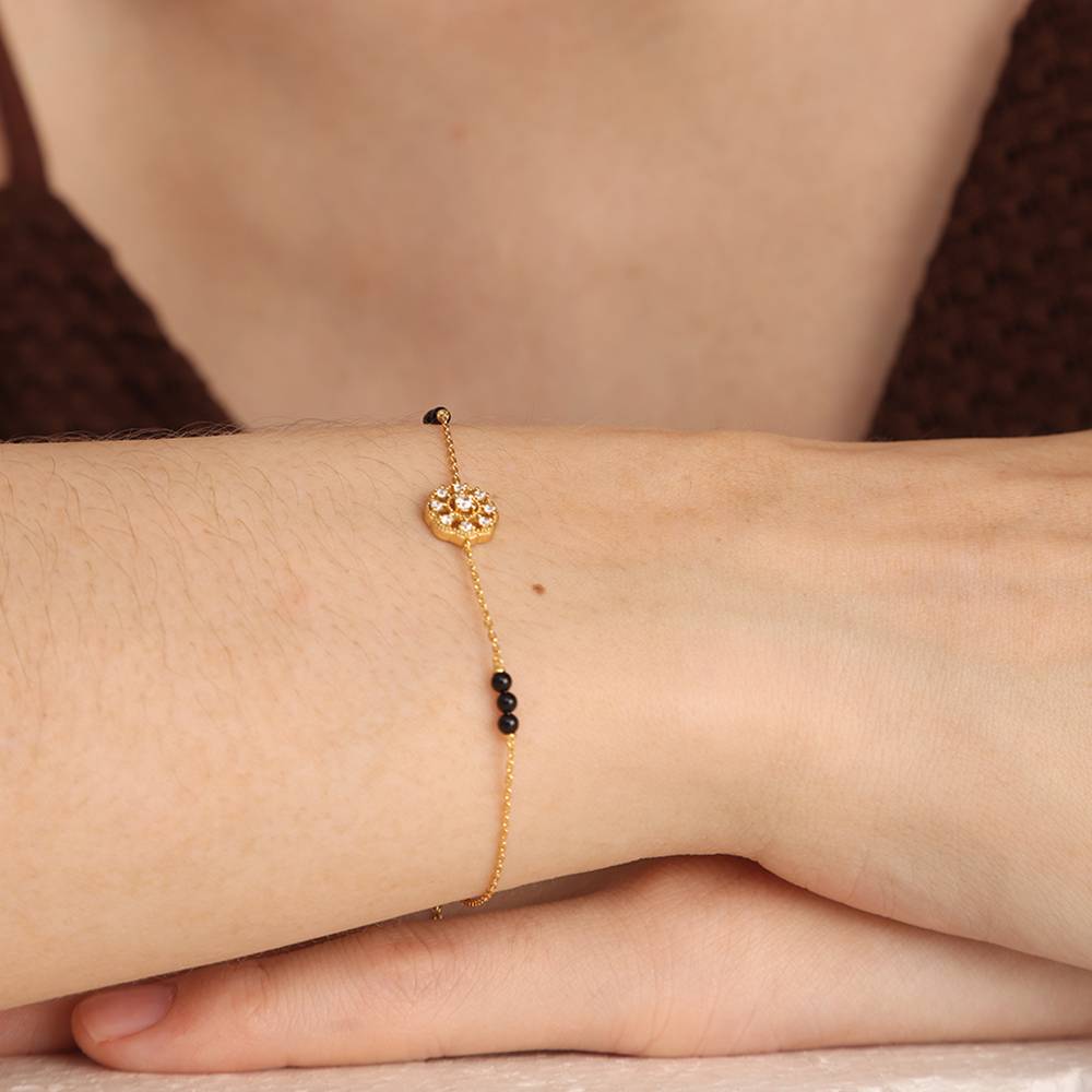Gold-Plated Bracelet With Sparkling Stones : PMW01MB009