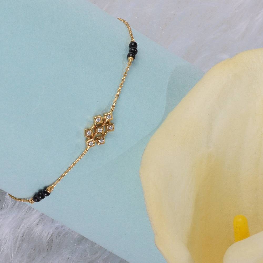 Sleek Gold-Plated Bracelet With Stones : PMW01MB015