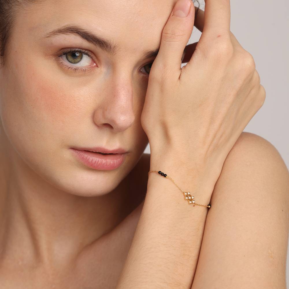 Sleek Gold-Plated Bracelet With Stones : PMW01MB015