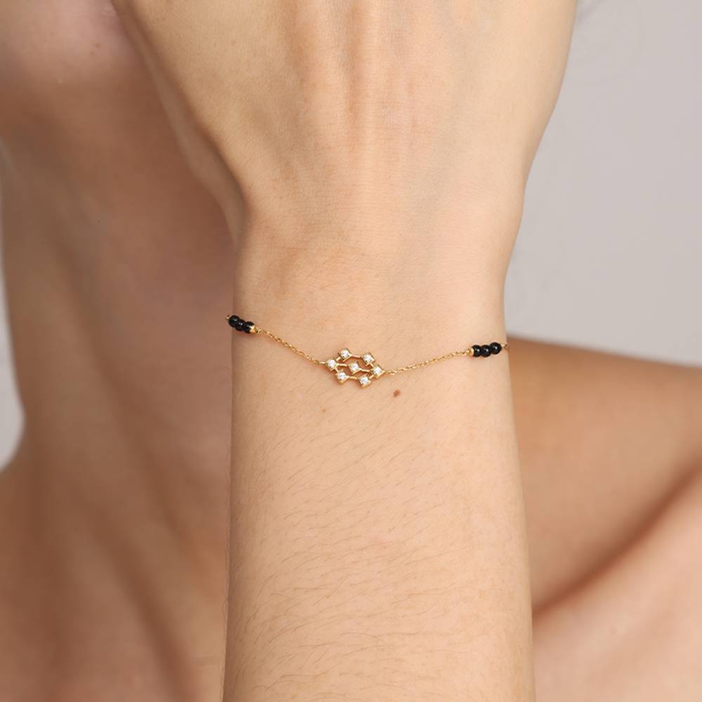 Sleek Gold-Plated Bracelet With Stones : PMW01MB015
