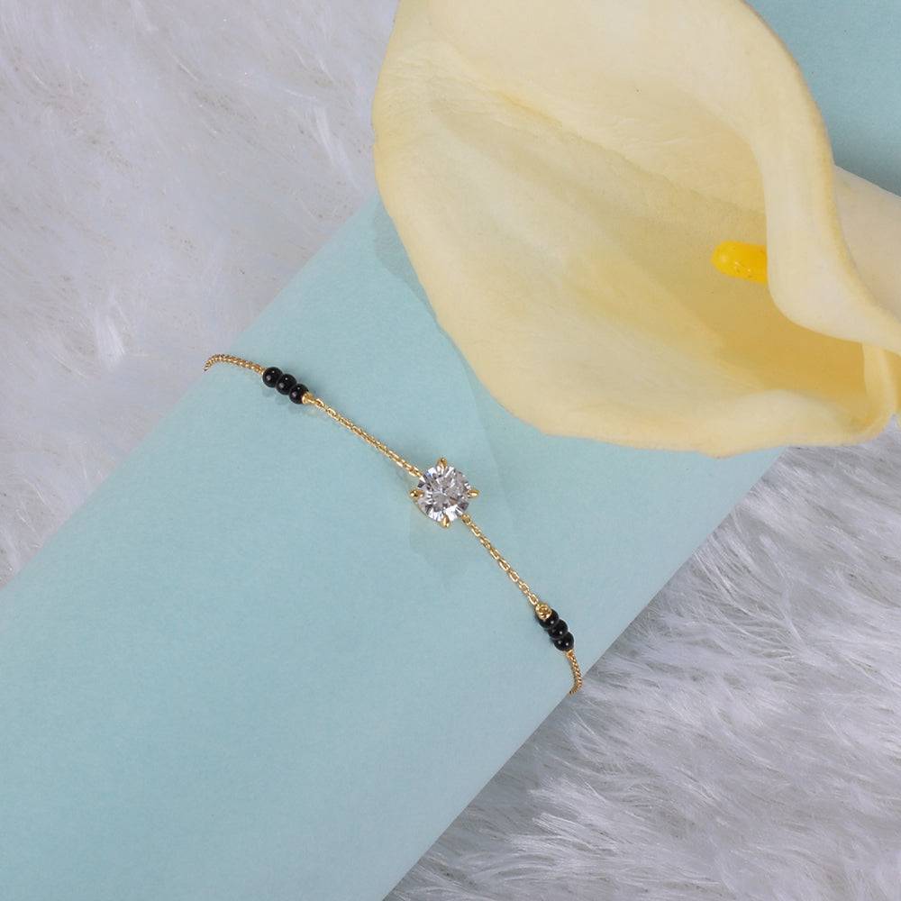 Timeless Gold-Plated Link Bracelet : PMW01MB017