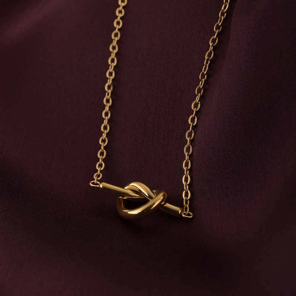 Infinity Knot Necklace : PMW01NC016