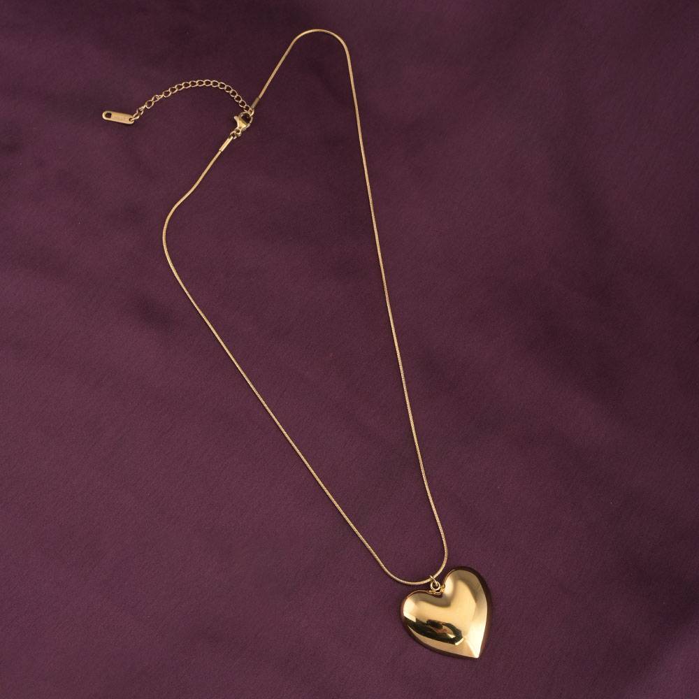 Golden Heart Charm Chain Necklace : PMW01NC079