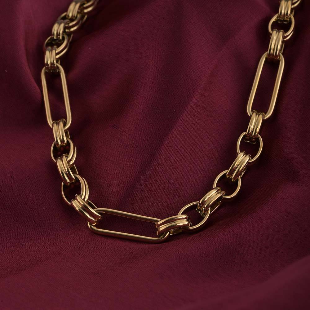 Gold Figaro Chain Necklace : PMW01NC084