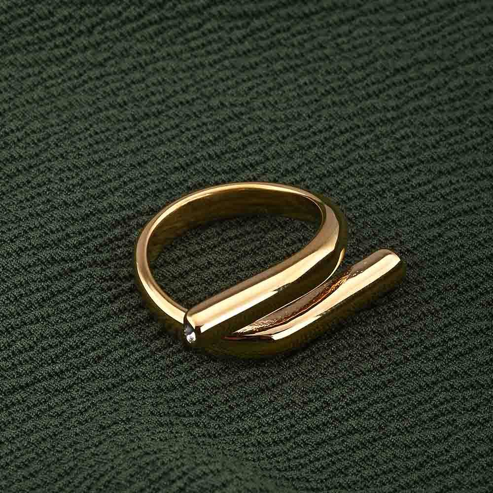 Sleek Gold Band Ring : PMW01RG007