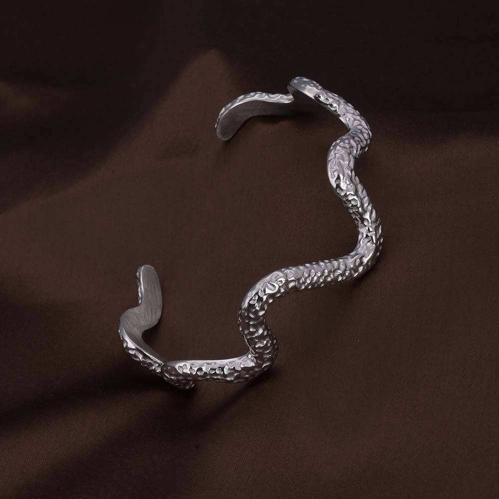 Wavy Textured Cuff Silver Bracelet : PMW02BR008