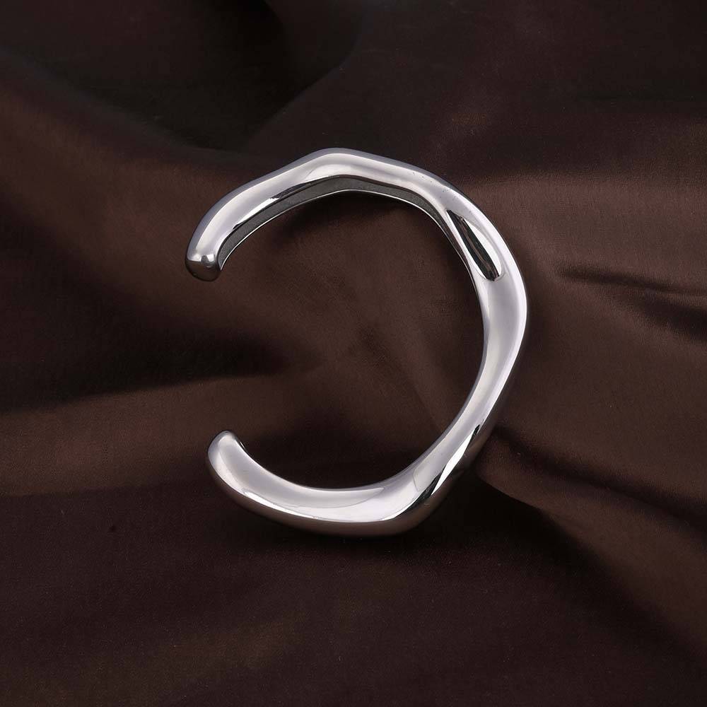 Curved Chic Silver Bracelet : PMW02BR009