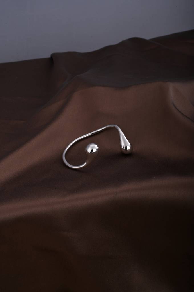 Unique Curved Silver Cuff Bracelet : PMW02BR012