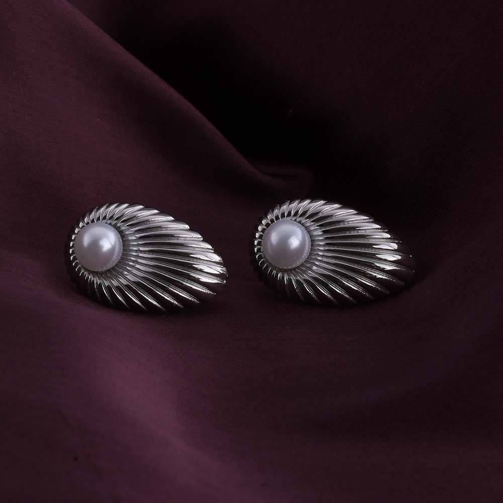 Sunburst Pearl Stud Earrings : PMW02ER021