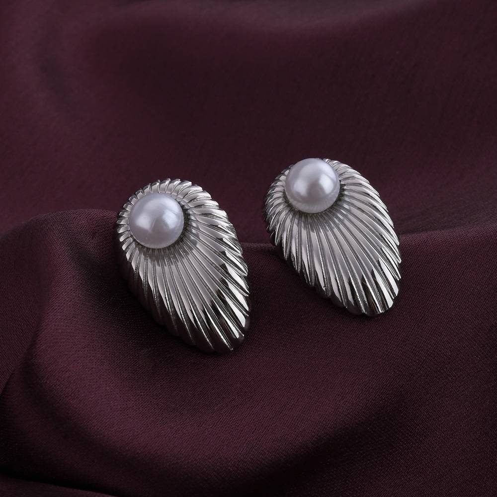 Sunburst Pearl Stud Earrings : PMW02ER021