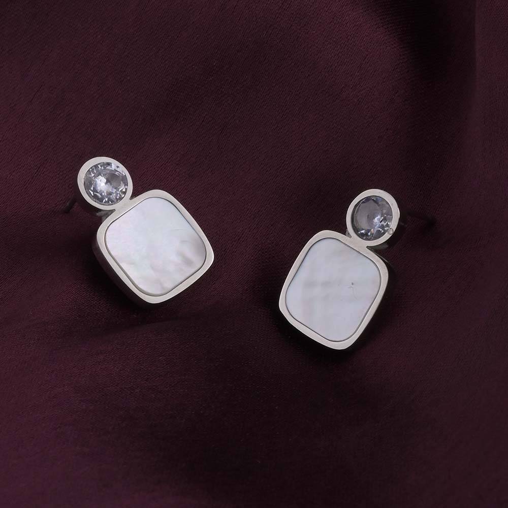 Zircon Studded Drop Earring : PMW02ER022