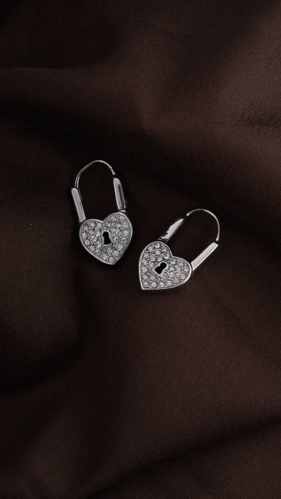 Love Lock Silver Hoop Earrings : PMW02ER038