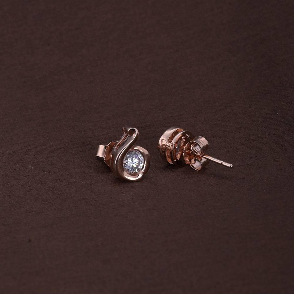 Swirling Diamond Stud Earring : PMW03ER001