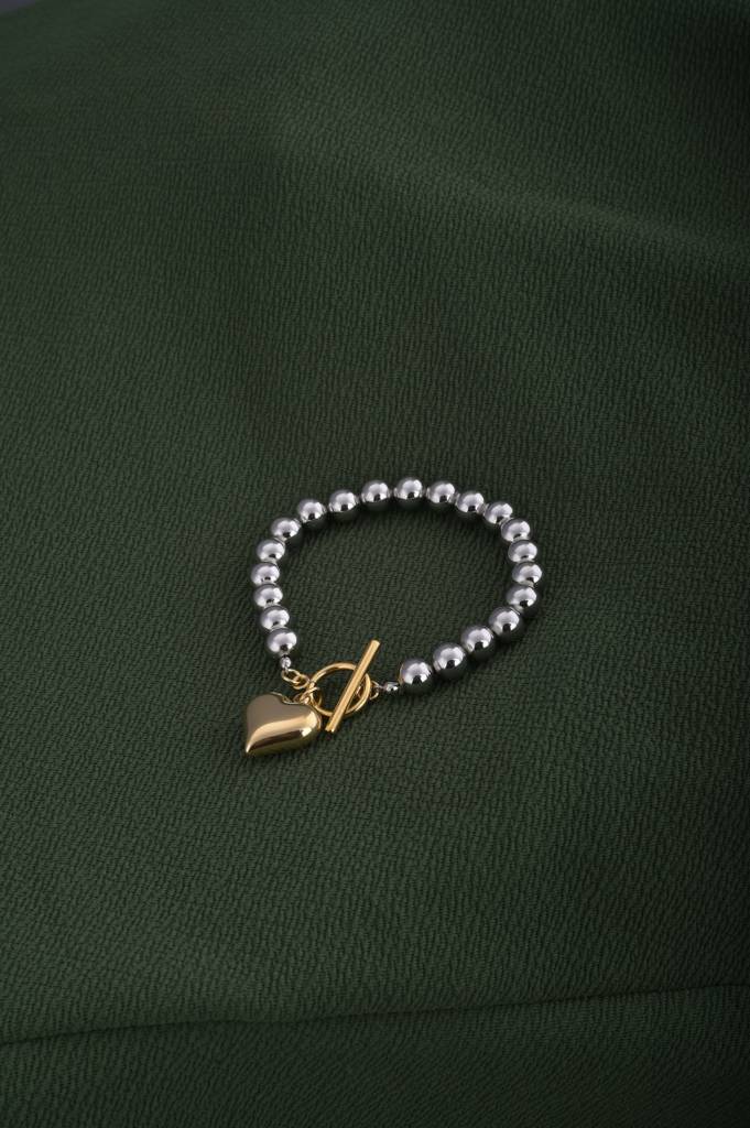 Silver Bead Bracelet With Gold Heart Charm : PMW04BR002