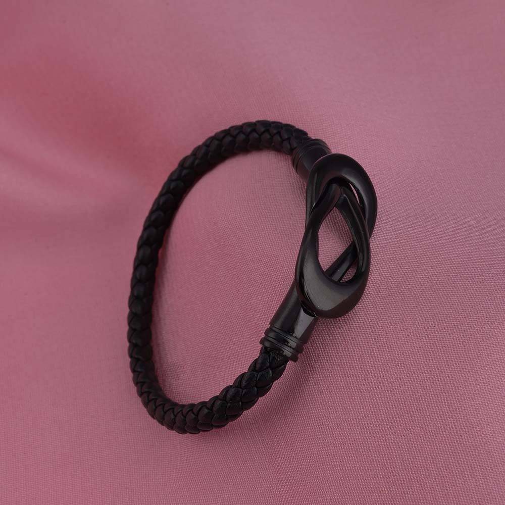 Black Leather Bracelet : PMW04BR003