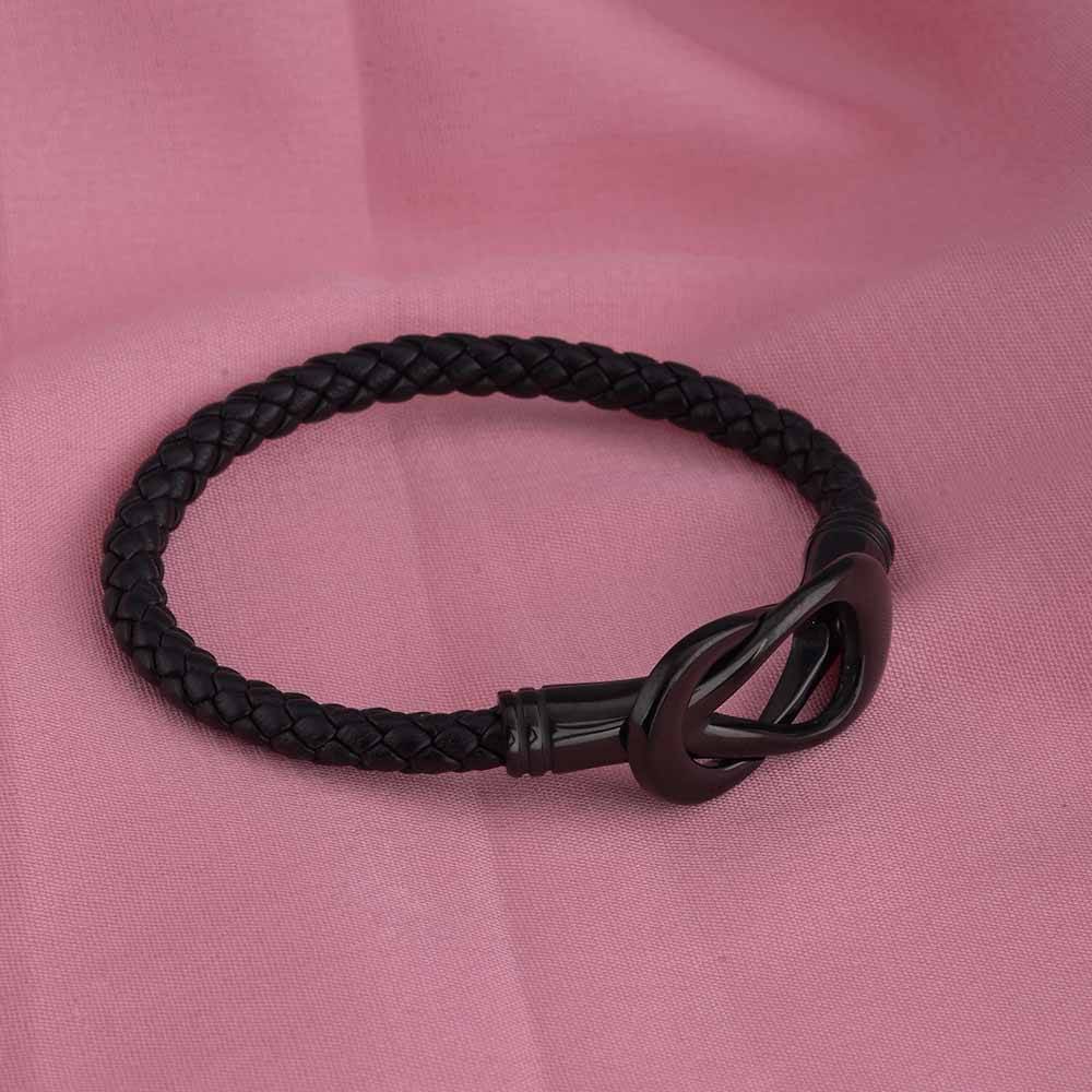 Black Leather Bracelet : PMW04BR003