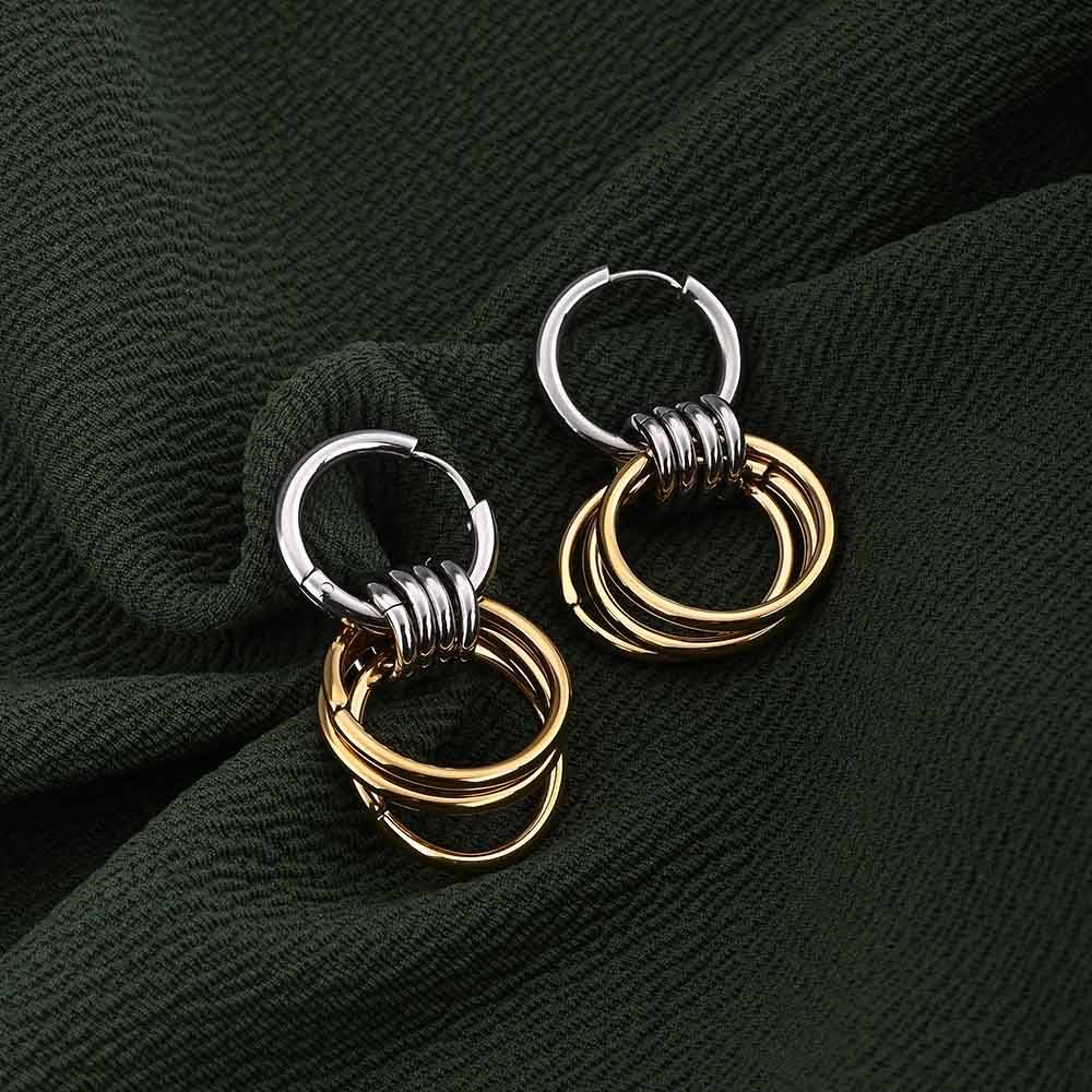 Interlocking Hoop Earrings : PMW04ER013