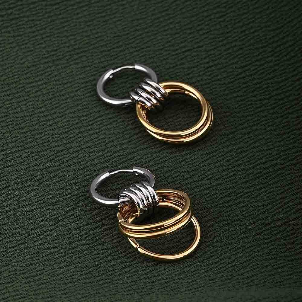 Interlocking Hoop Earrings : PMW04ER013